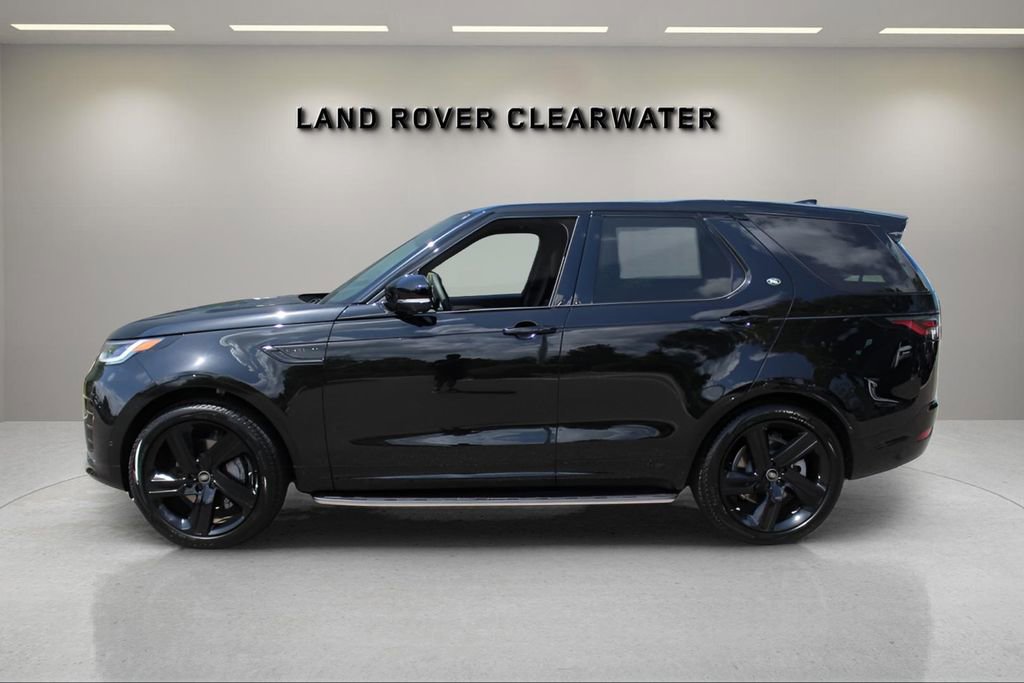 New 2025 Land Rover Discovery Dynamic SE image 2