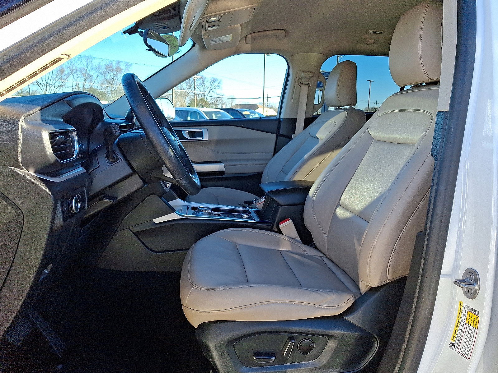 Used 2023 Ford Explorer XLT w/ Equipment Group 202A image 14