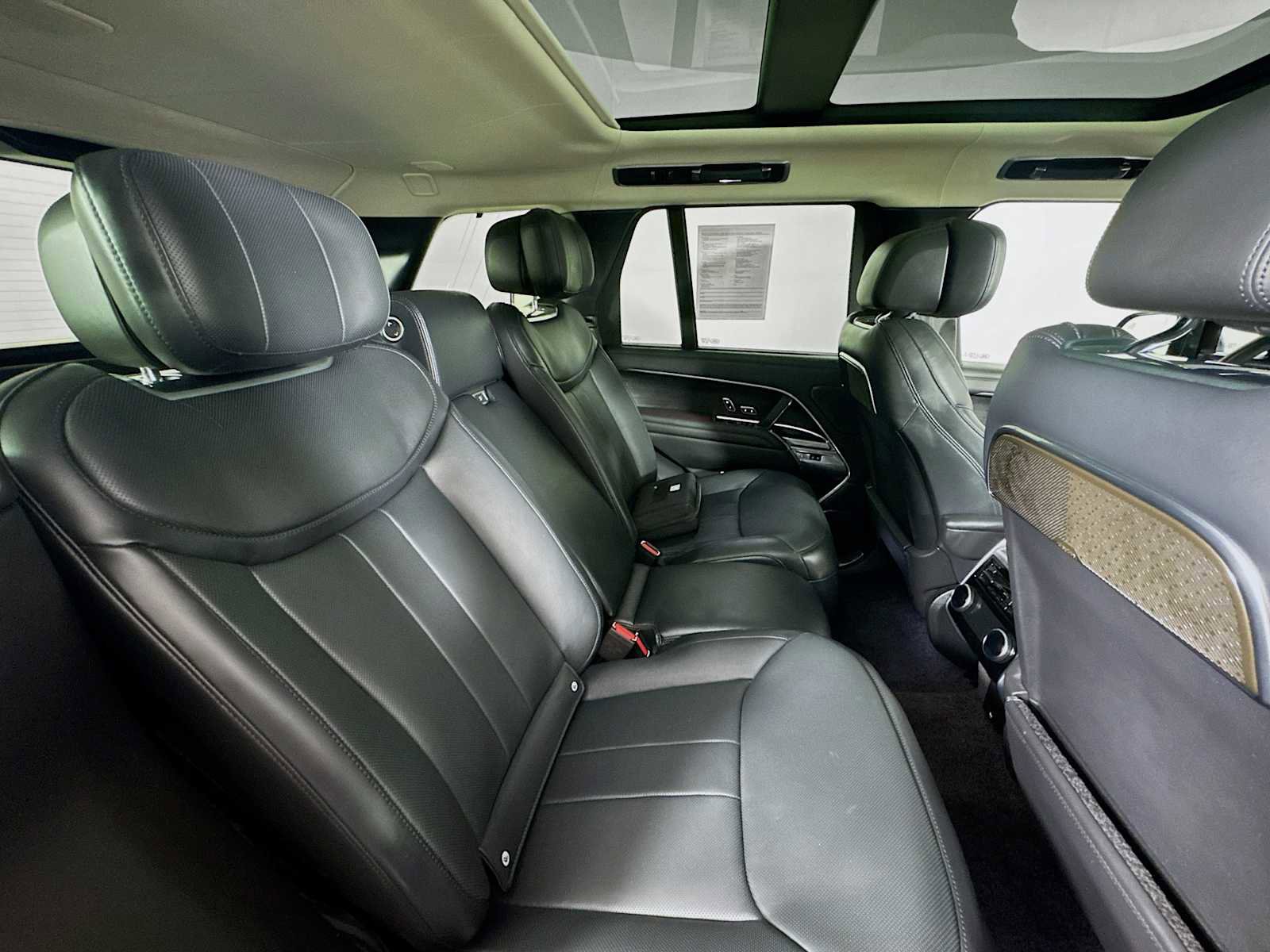 Used 2023 Land Rover Range Rover First Edition image 29