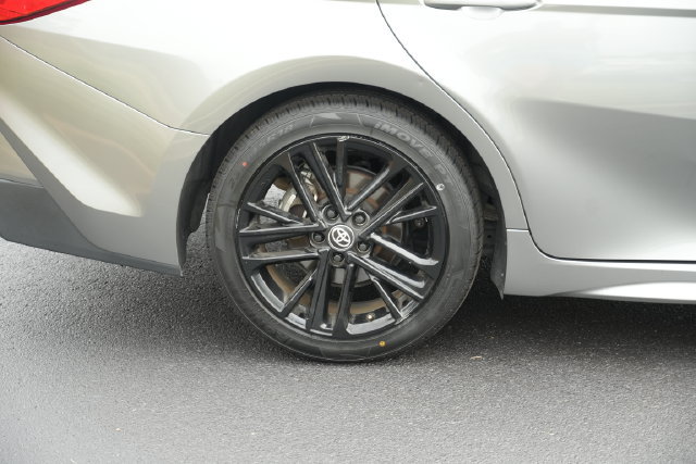 Used 2025 Toyota Camry SE FWD image 11