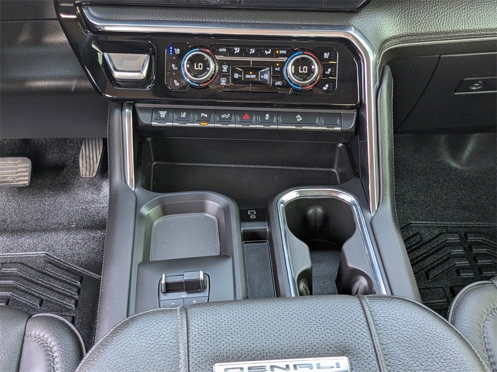 Used 2025 GMC Sierra 2500 Denali w/ Denali Reserve Package image 19