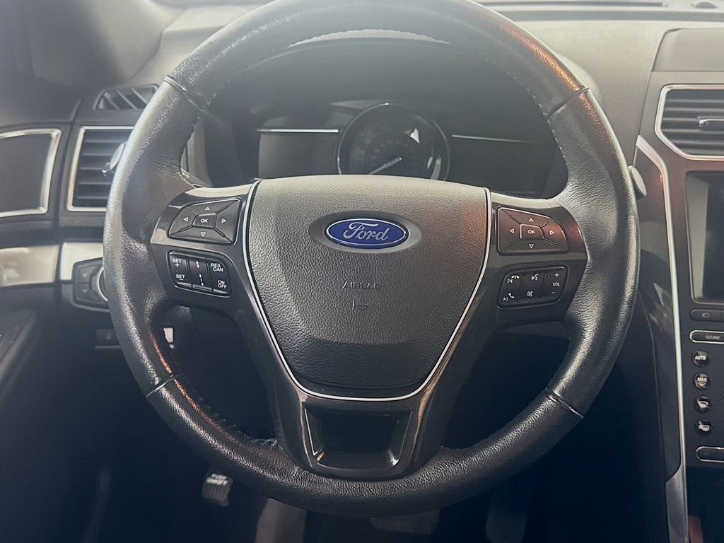 Used 2017 Ford Explorer Limited w/ Equipment Group 301A image 14