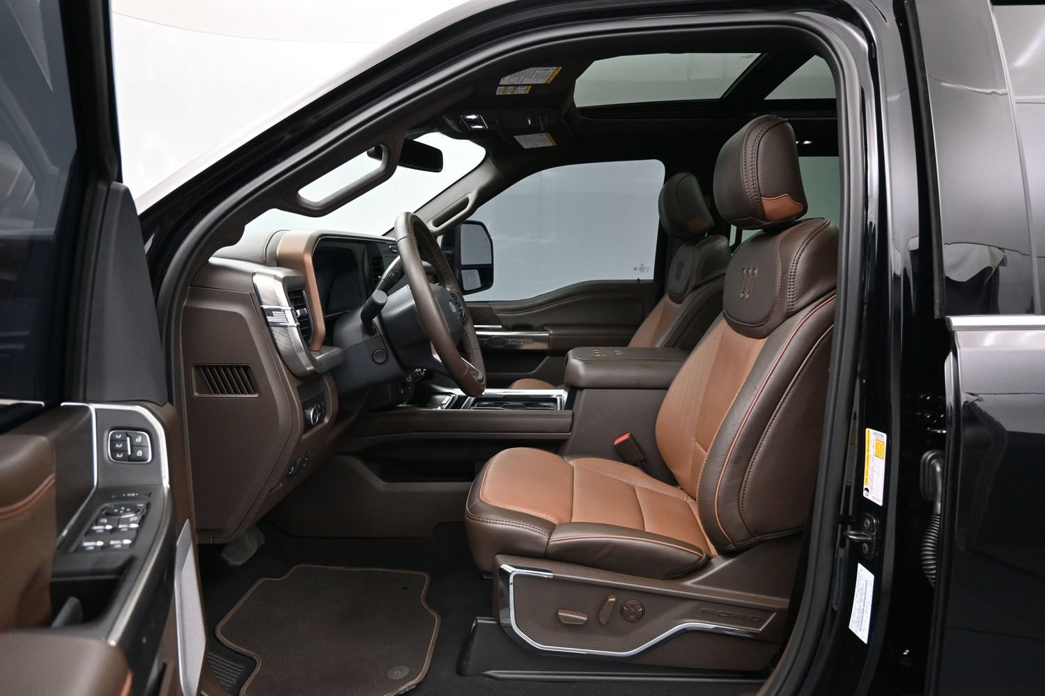 Used 2026 Ford F250 King Ranch w/ Tremor Off-Road Package AWD/4WD image 9
