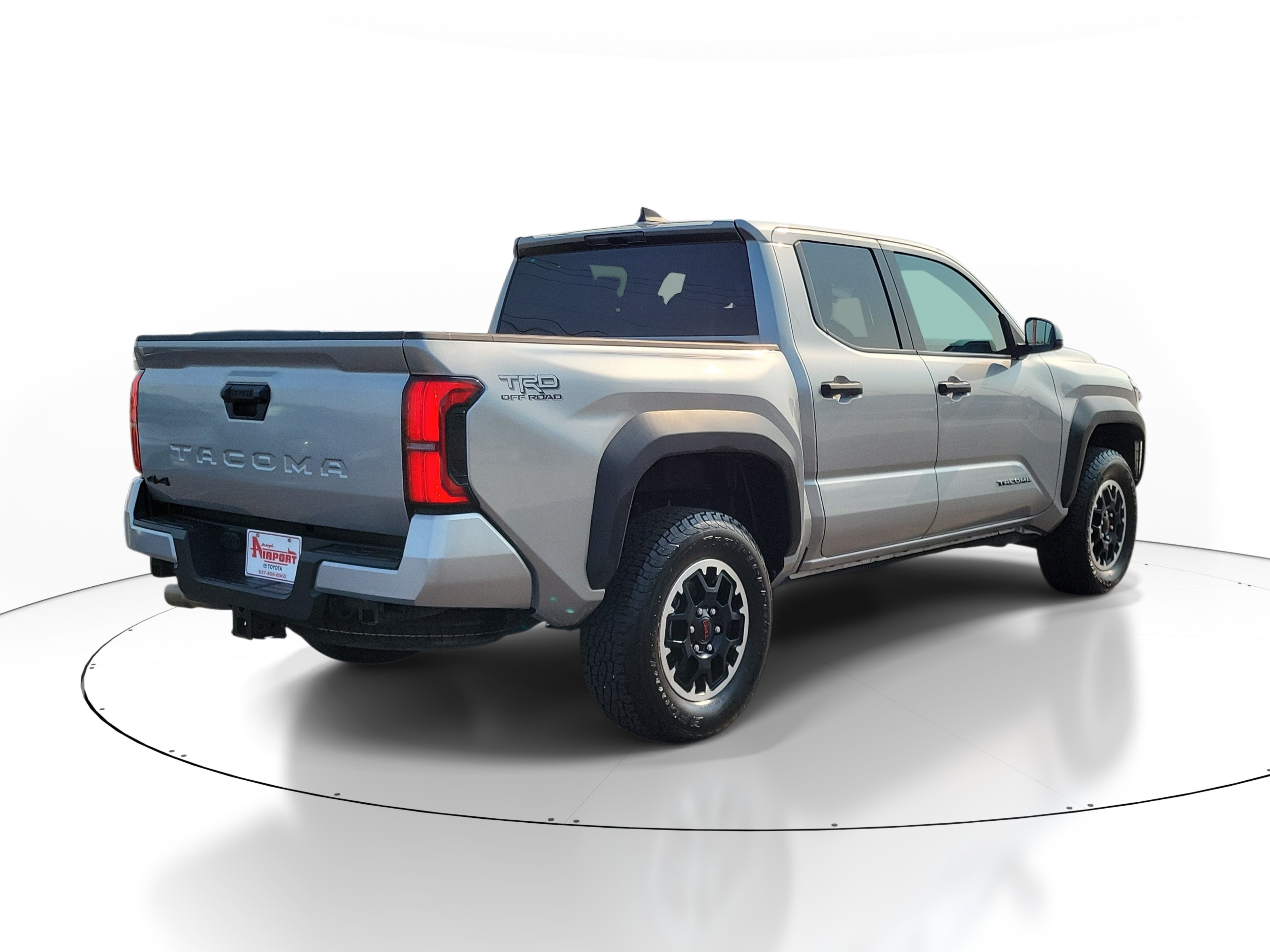 Used 2024 Toyota Tacoma TRD Off-Road AWD/4WD image 4