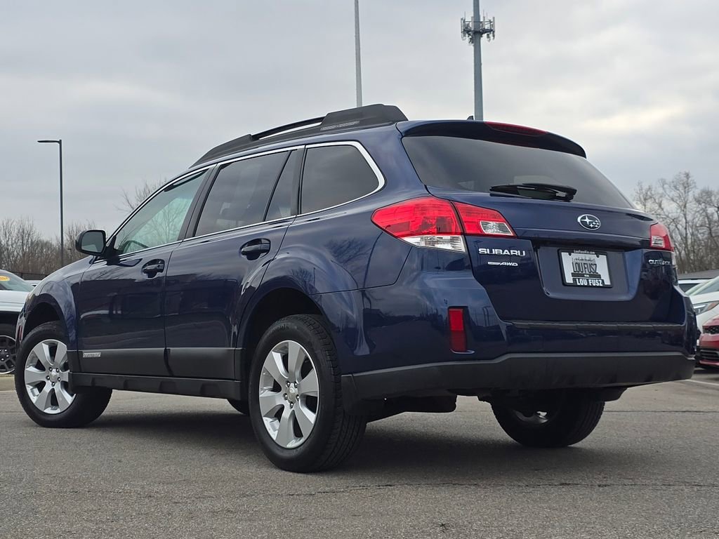 Used 2011 Subaru Outback 2.5i Limited image 14