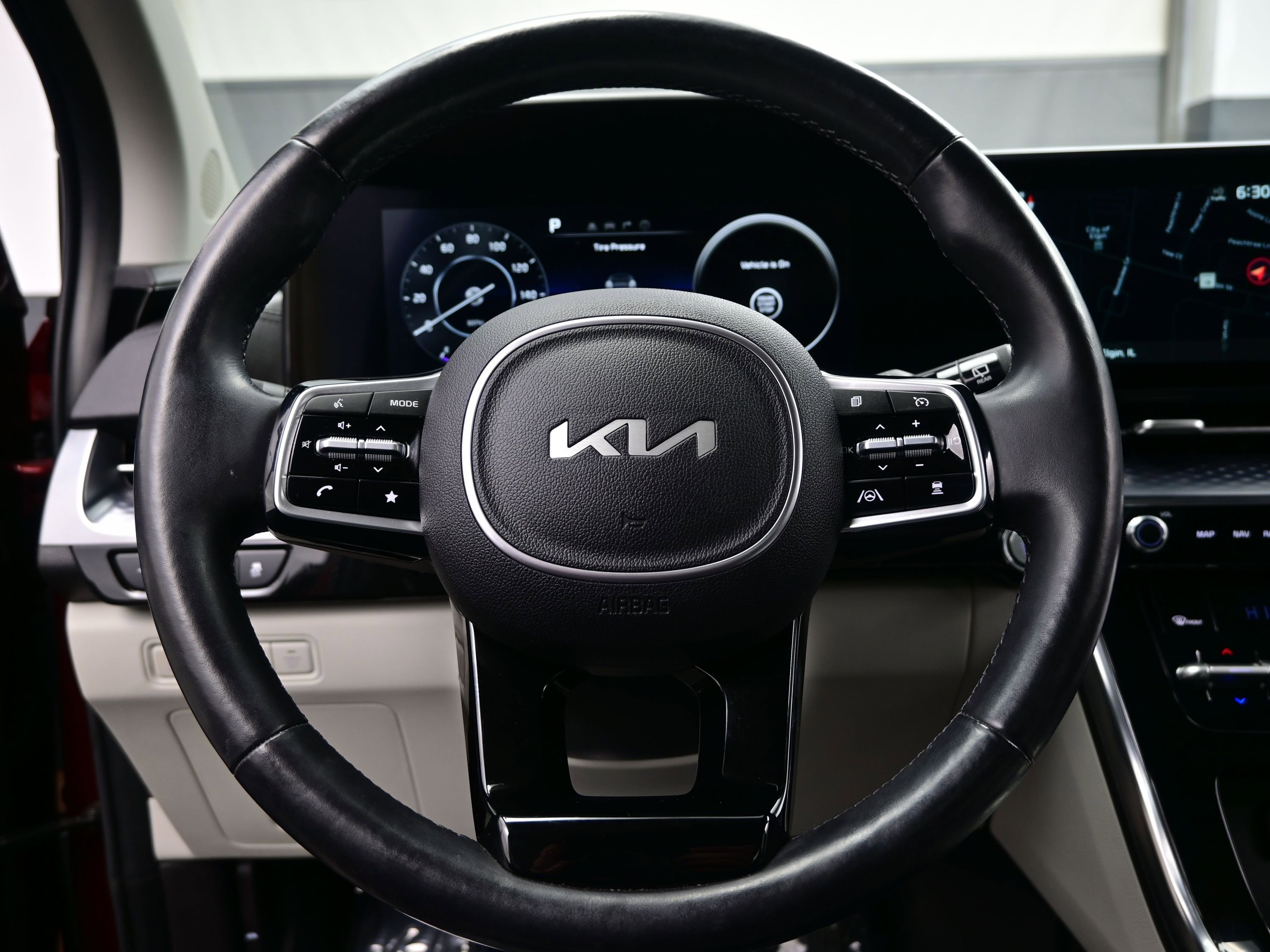 Used 2022 Kia Carnival SX Prestige image 26