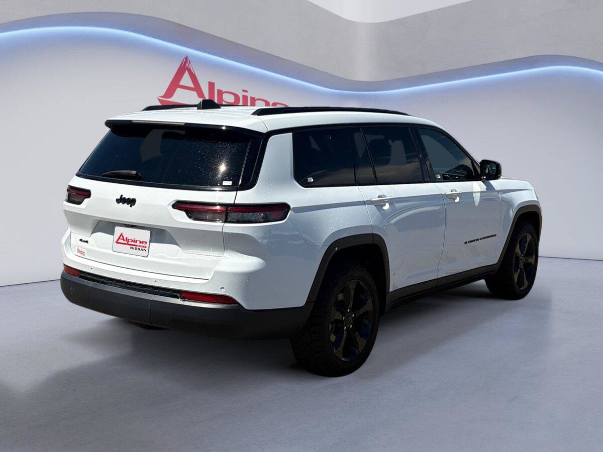 Used 2023 Jeep Grand Cherokee L Laredo AWD/4WD image 5