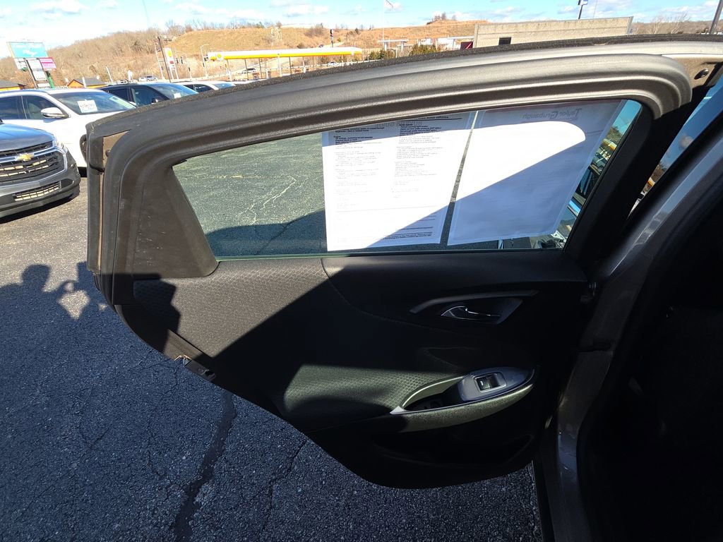 Used 2025 Chevrolet Malibu LT image 26