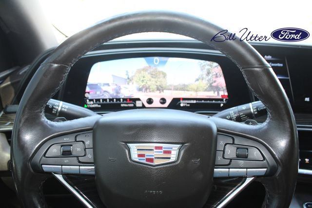Used 2021 Cadillac Escalade Premium Luxury w/ LPO, Illumination Package RWD image 16