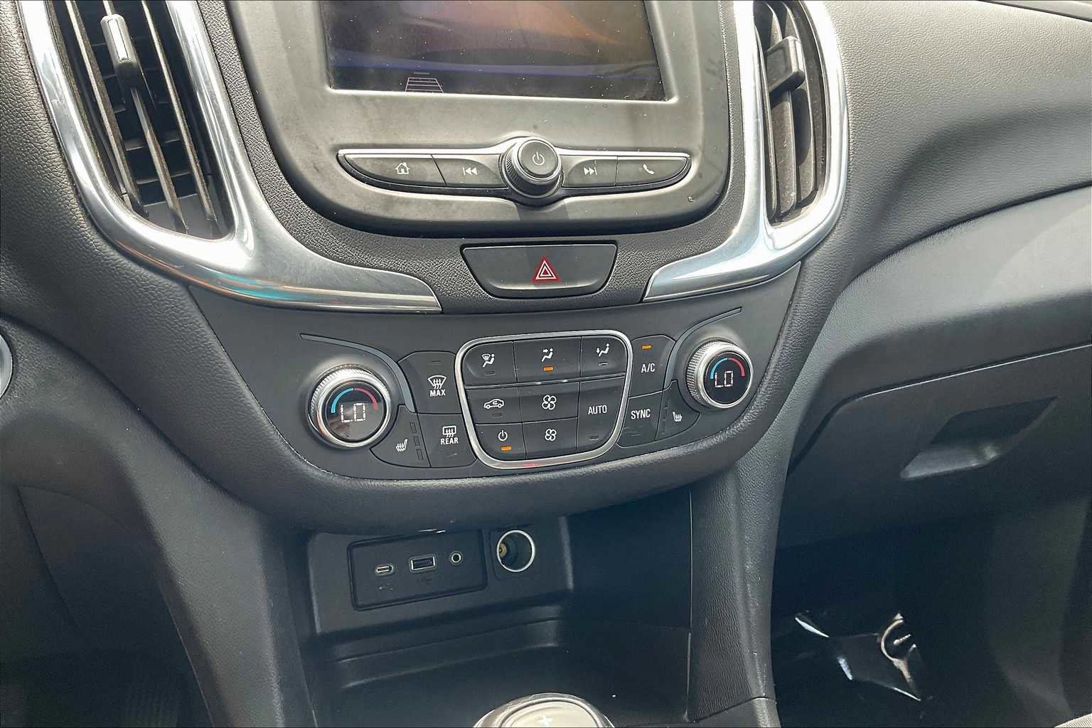 Used 2020 Chevrolet Equinox LT image 31