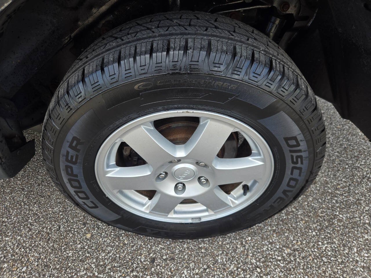 Used 2010 Jeep Grand Cherokee Laredo AWD/4WD image 39