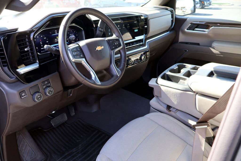 Used 2026 Chevrolet Silverado 1500 LT RWD image 3