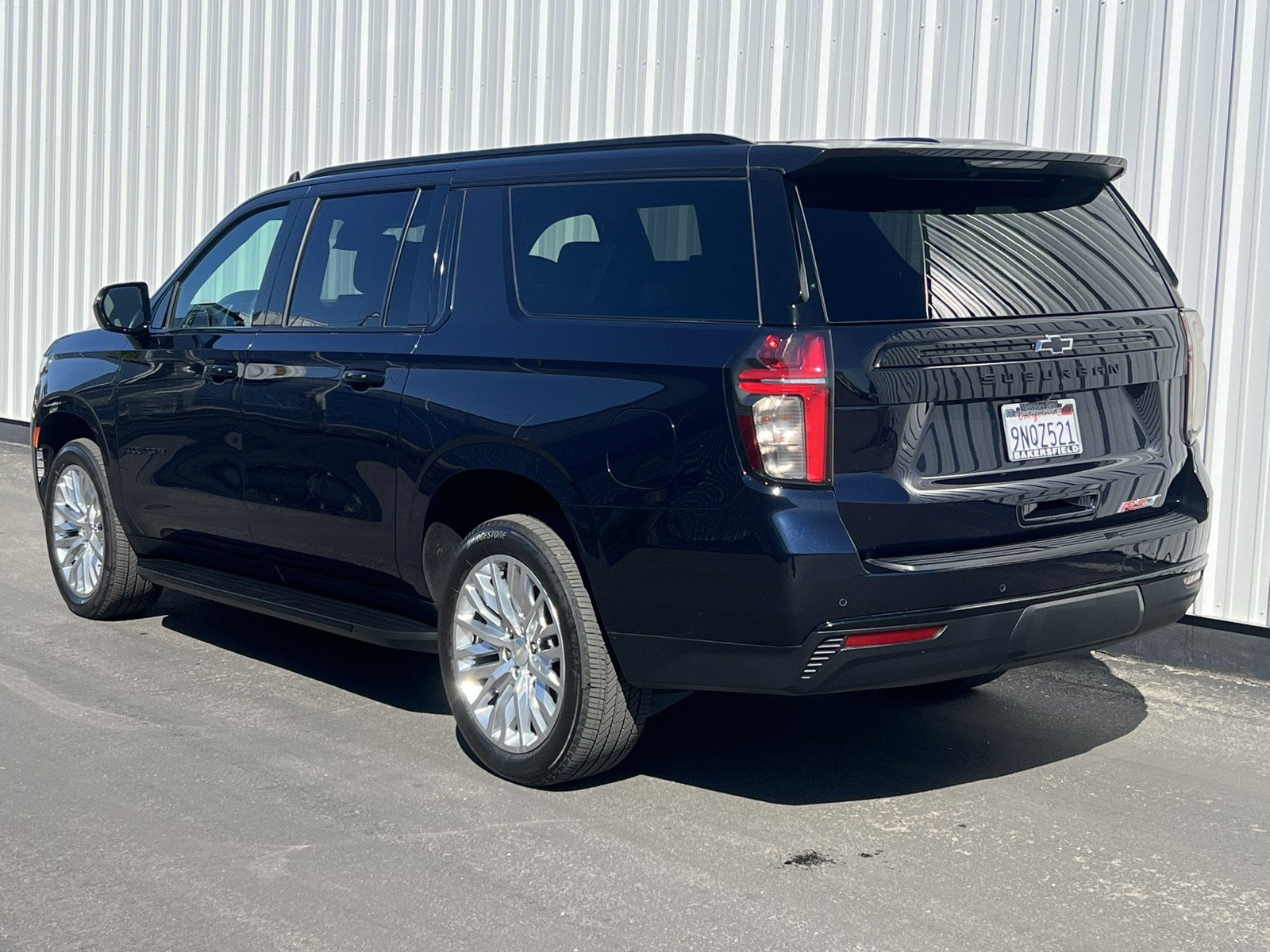 Used 2024 Chevrolet Suburban RST RWD image 4