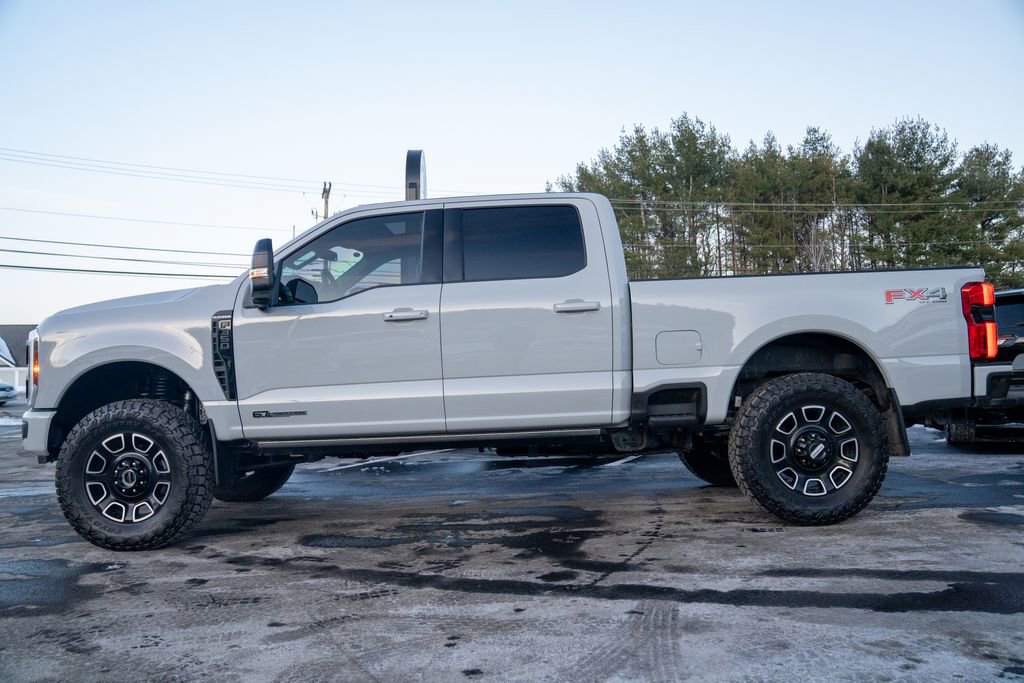 Used 2025 Ford F350 Platinum w/ FX4 Off-Road Package image 5