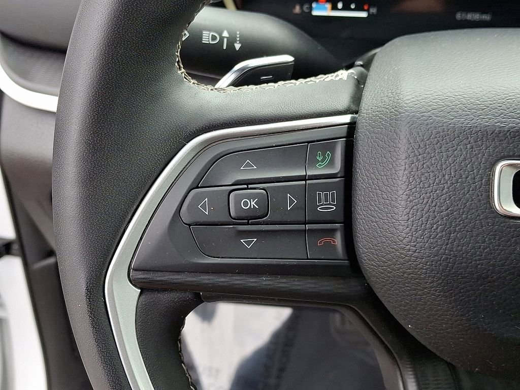 Used 2023 Jeep Grand Cherokee L Altitude image 22