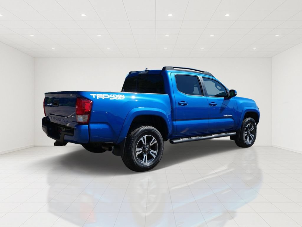 Used 2016 Toyota Tacoma TRD Sport AWD/4WD image 6