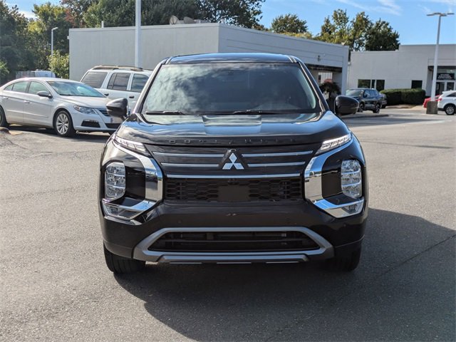 New 2025 Mitsubishi Outlander SE image 8