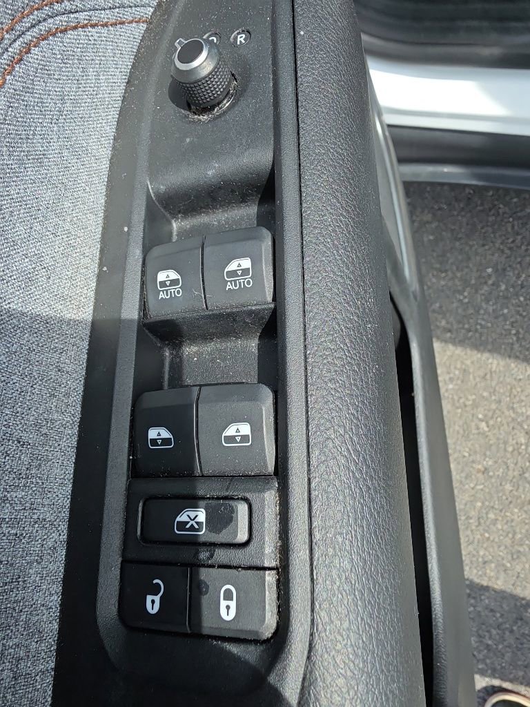 Used 2022 Jeep Compass Latitude image 12