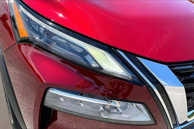 Used 2023 Nissan Rogue SV FWD image 25