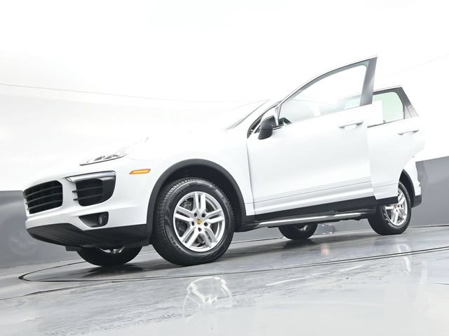 Used 2017 Porsche Cayenne Platinum Edition AWD/4WD image 42