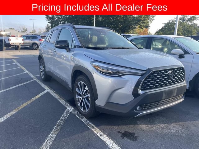 Used 2025 Toyota Corolla Cross XLE FWD image 12