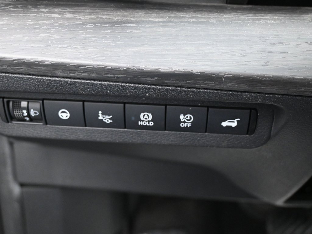 Used 2023 Nissan Ariya EMPOWER+ image 23