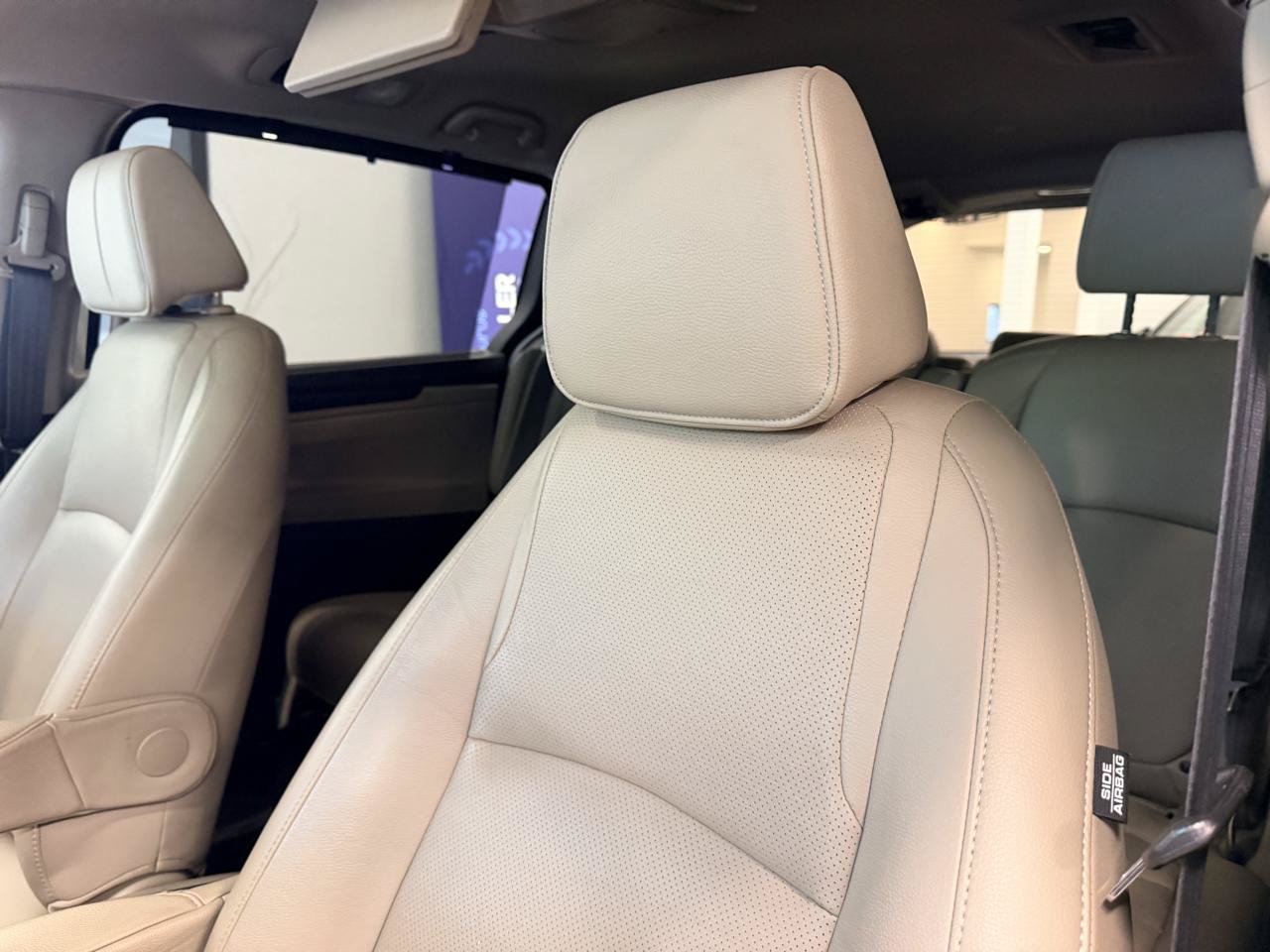 Used 2019 Honda Odyssey Elite image 18