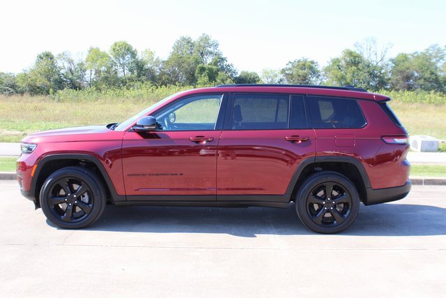 Used 2022 Jeep Grand Cherokee L Laredo image 2