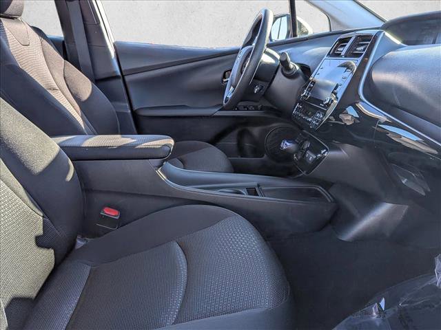 Used 2022 Toyota Prius LE image 18