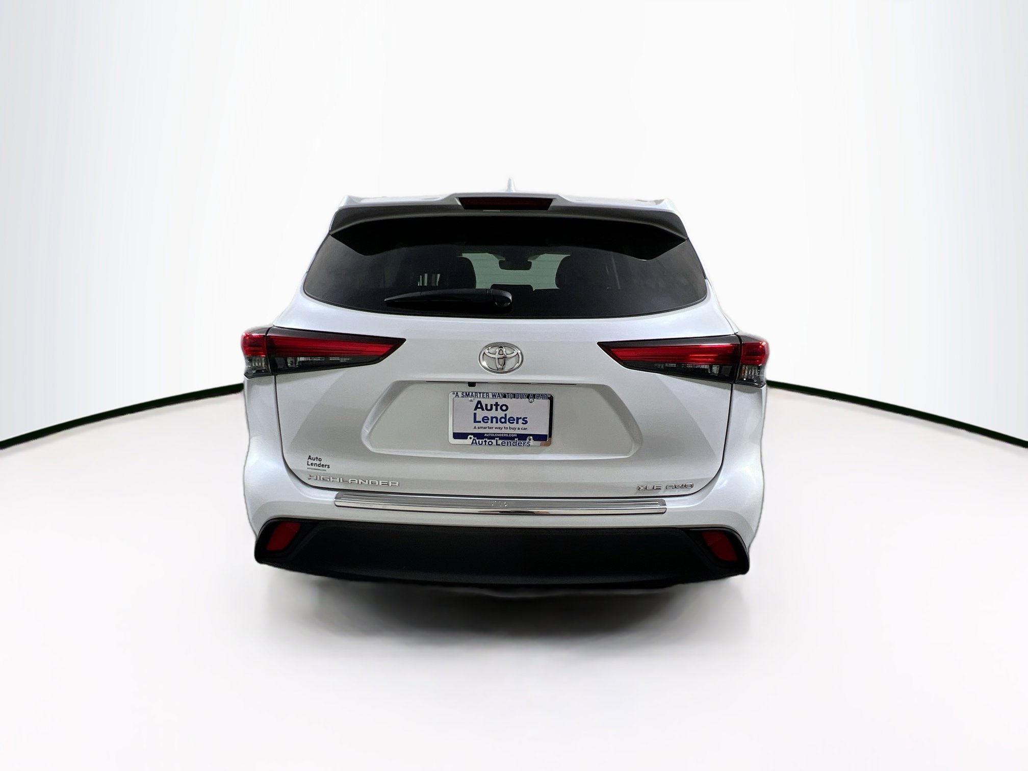 Used 2023 Toyota Highlander XLE image 6