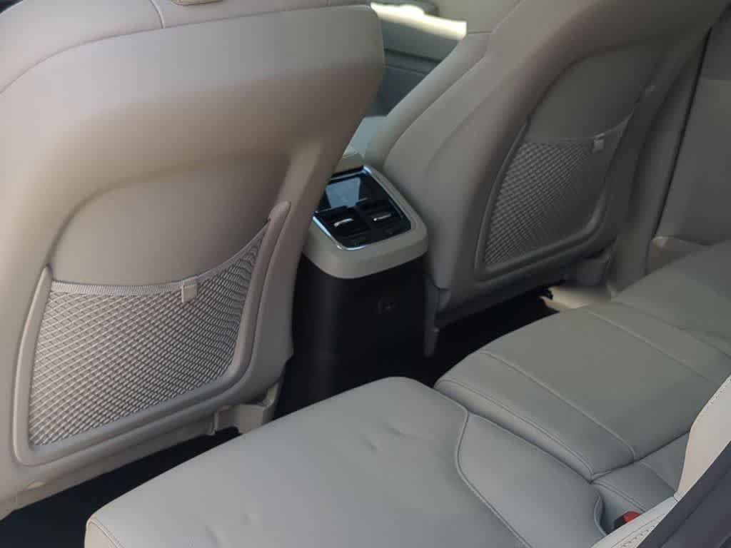 Certified 2024 Volvo XC90 T8 Plus w/ Protection Package Premier AWD/4WD image 17