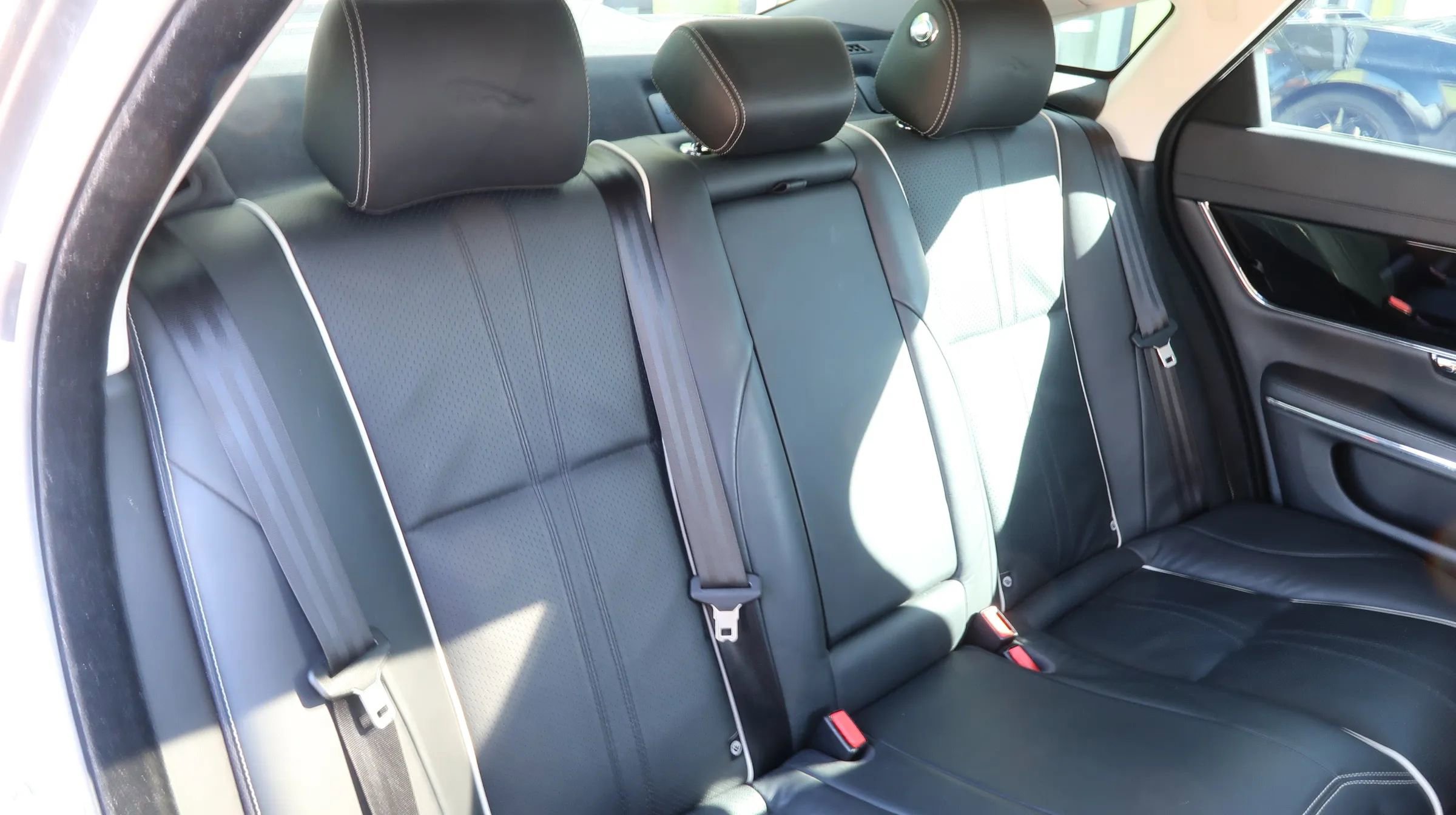 Used 2019 Jaguar XJ R-Sport image 20