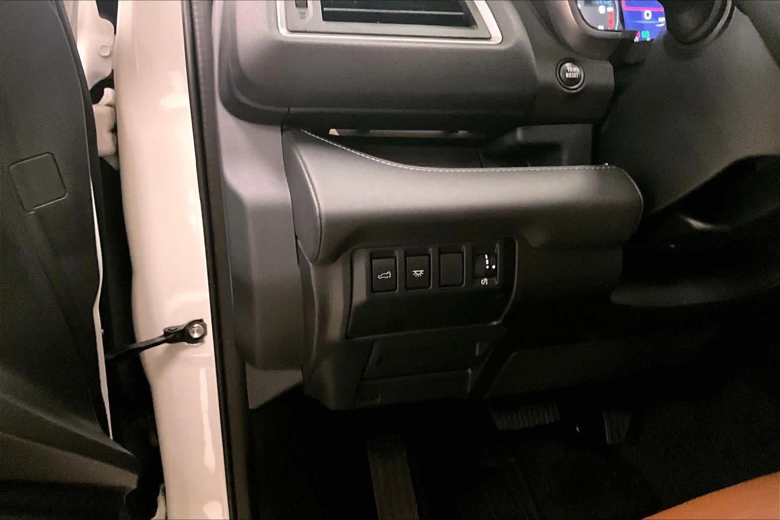 Used 2023 Subaru Ascent Touring AWD/4WD image 30