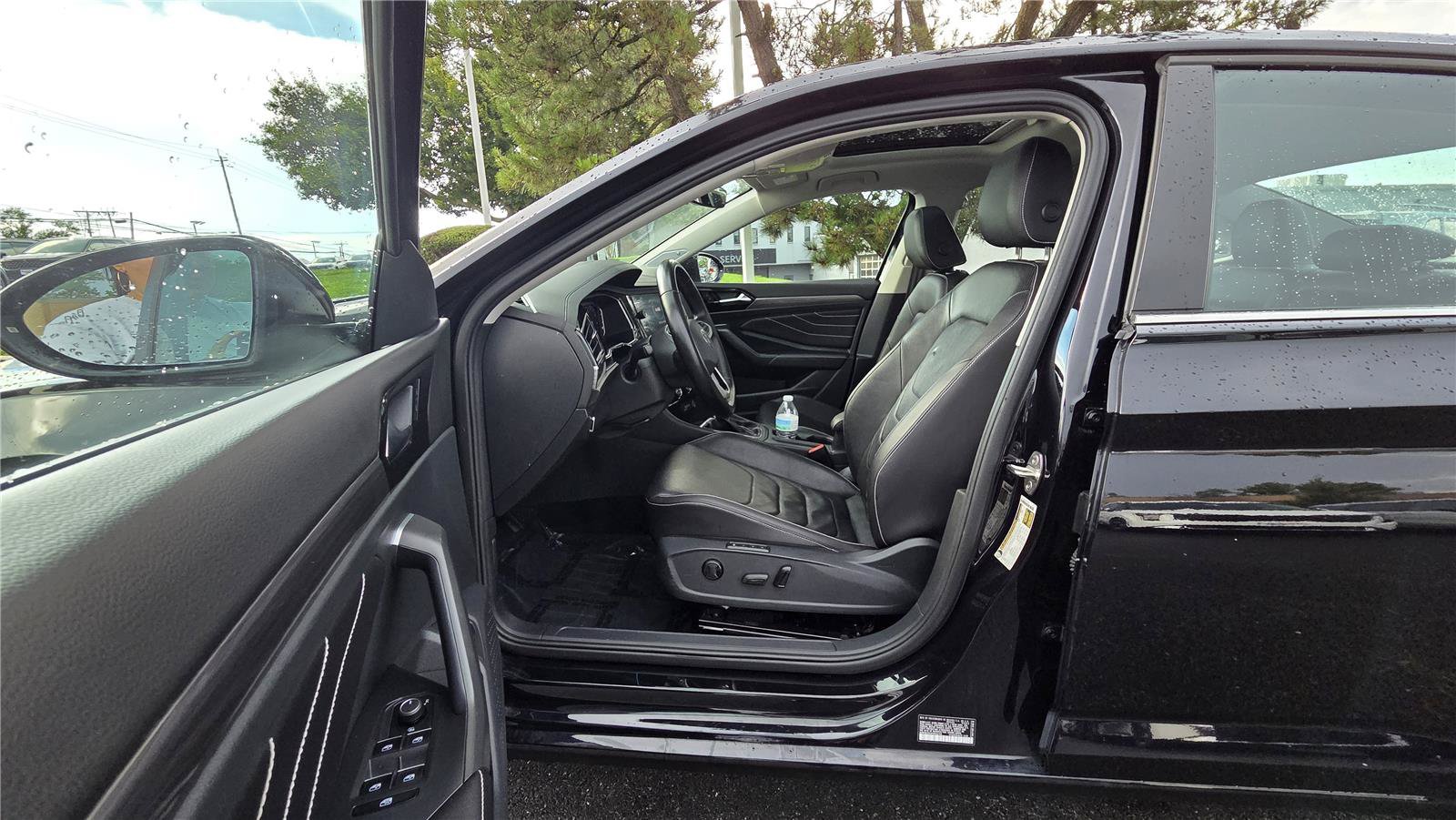 Certified 2023 Volkswagen Jetta SEL FWD image 14