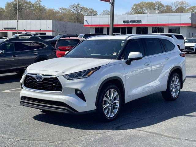 Used 2022 Toyota Highlander Limited image 3