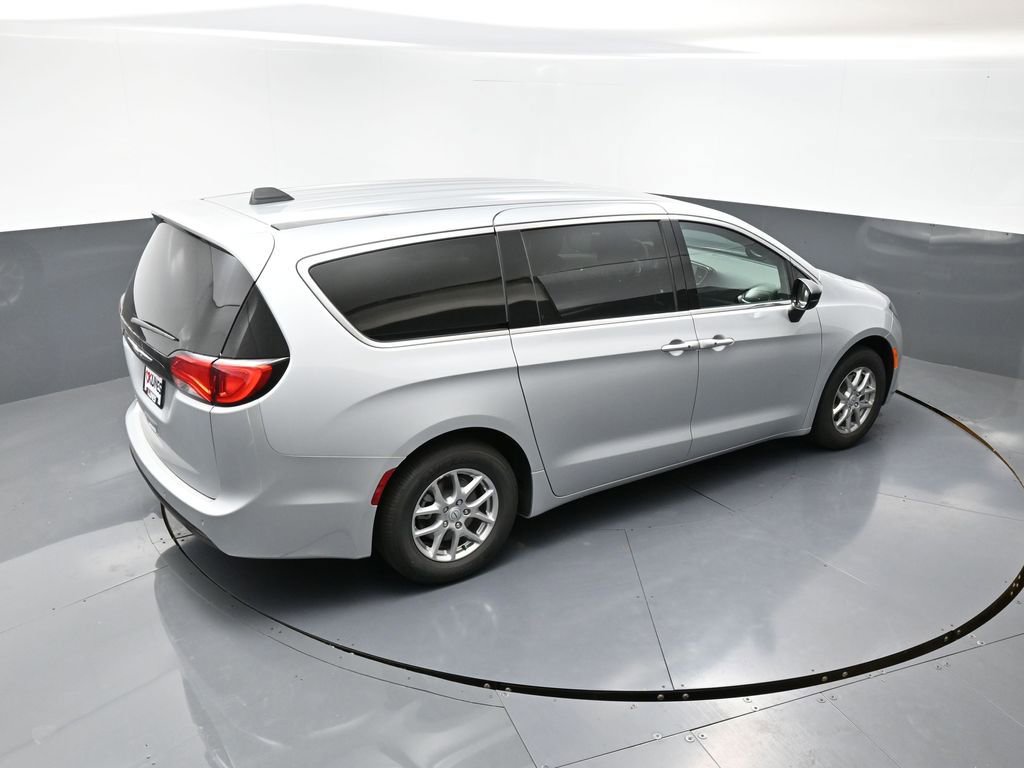 New 2026 Chrysler Voyager LX image 29
