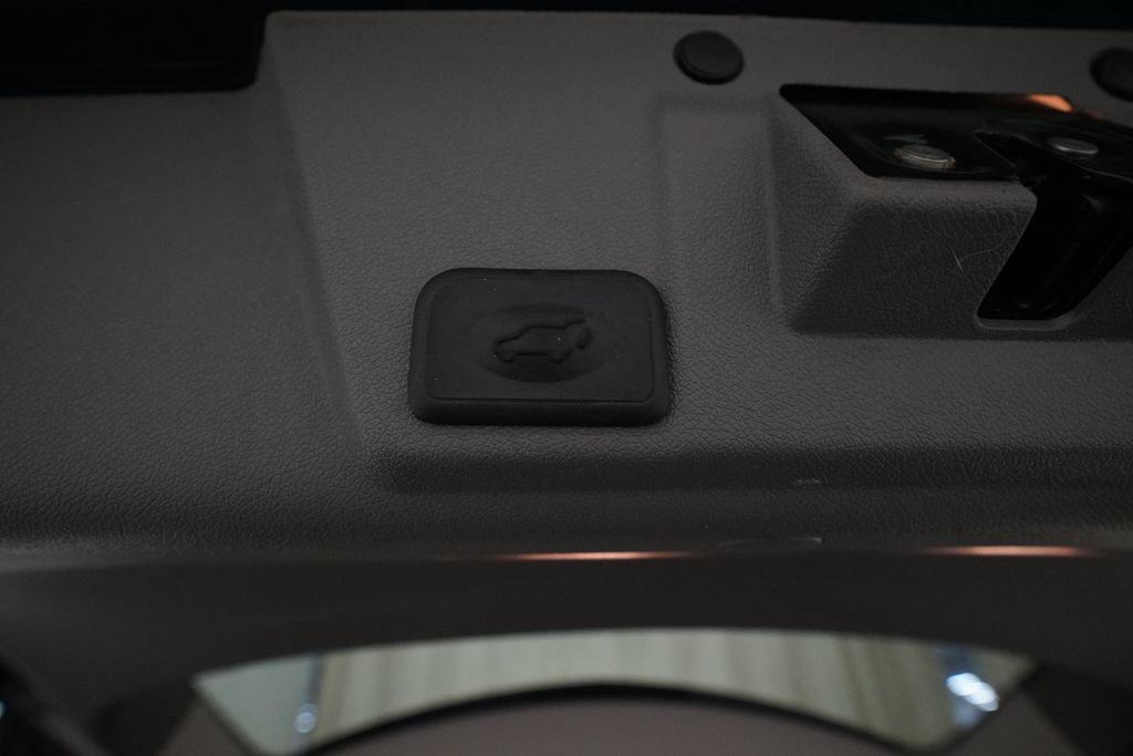 Used 2016 Chevrolet Traverse LT FWD image 15