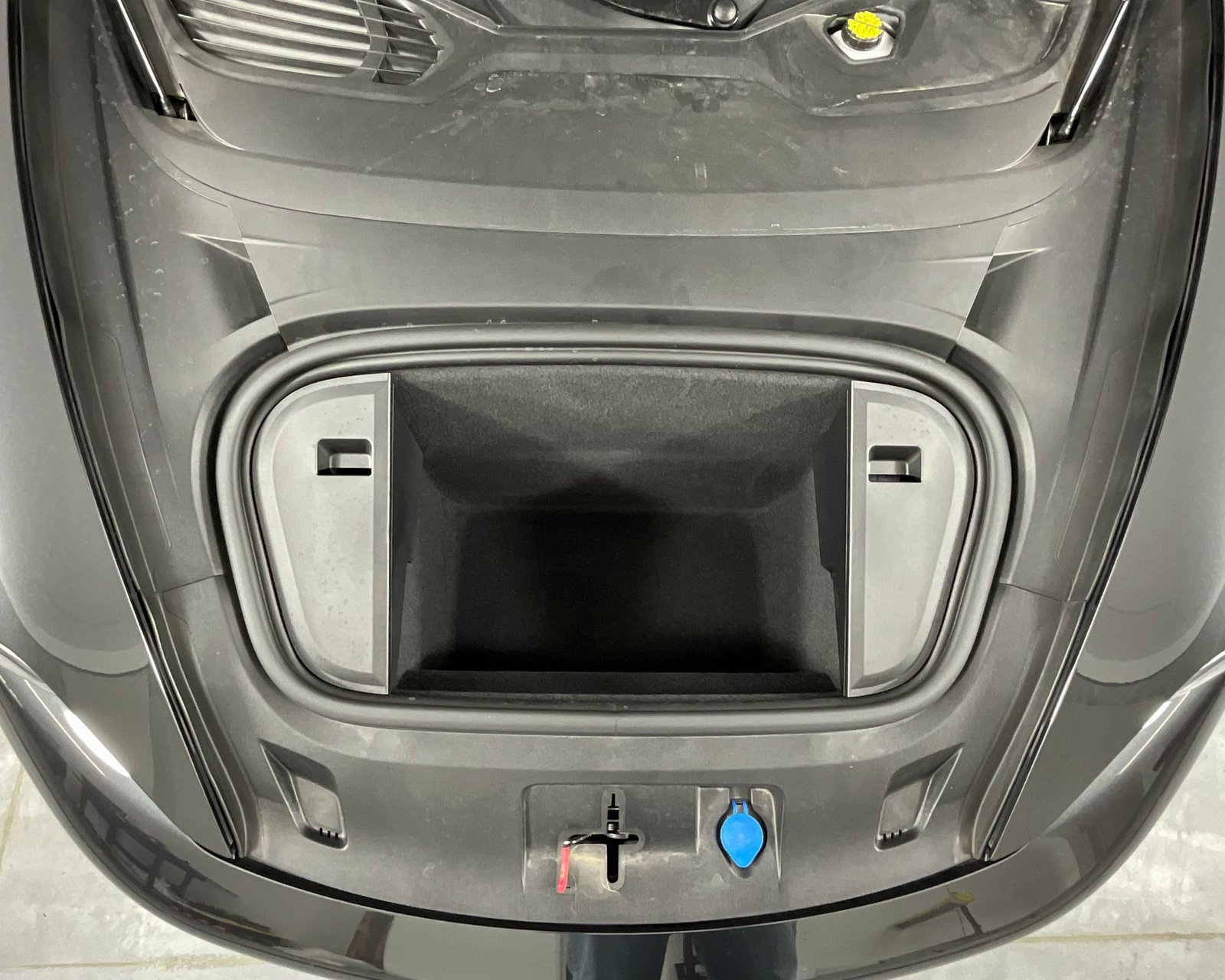 Certified 2024 Porsche Taycan image 28