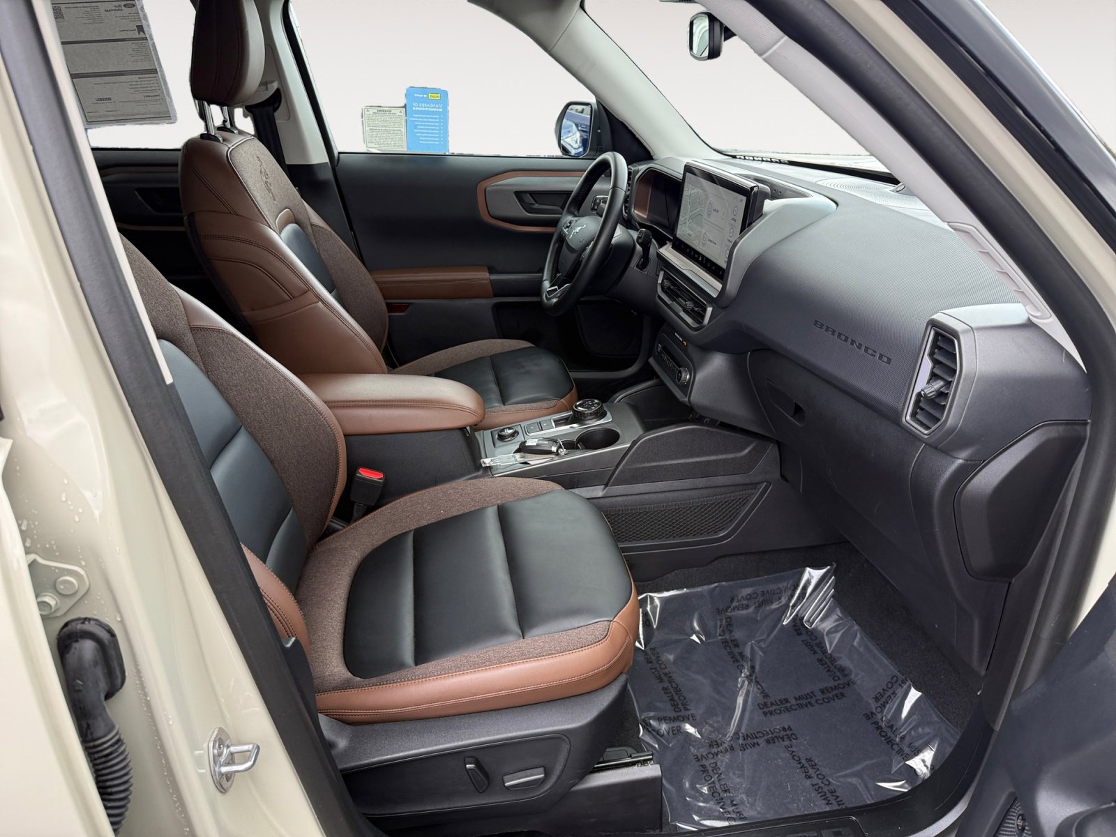Certified 2025 Ford Bronco Sport Outer Banks w/ Outer Banks Tech Package+ AWD/4WD image 19