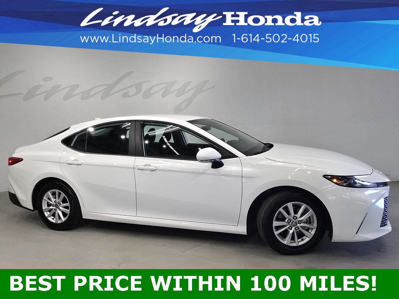 Used 2025 Toyota Camry LE image 3