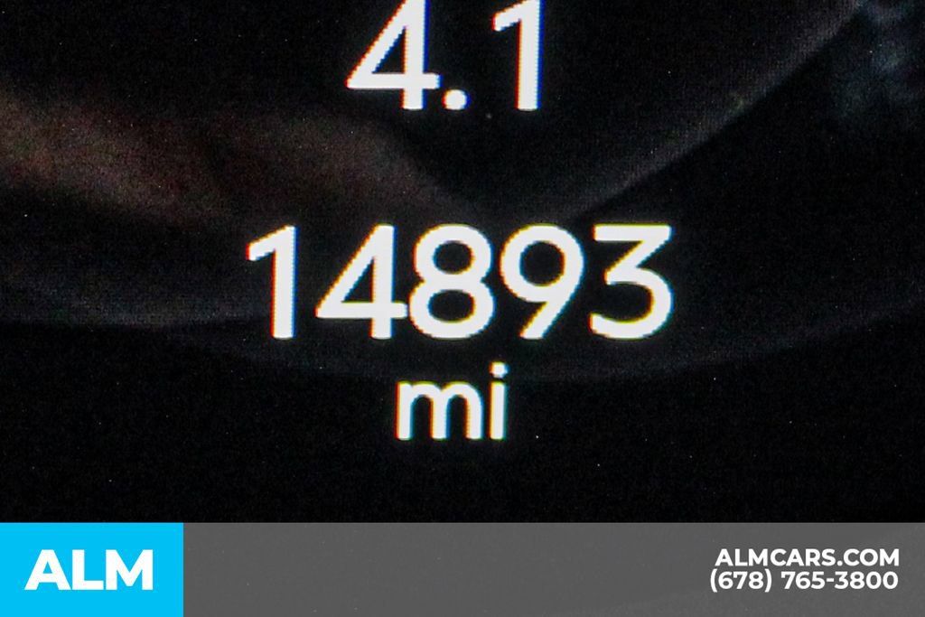 Used 2023 Bentley Bentayga image 45