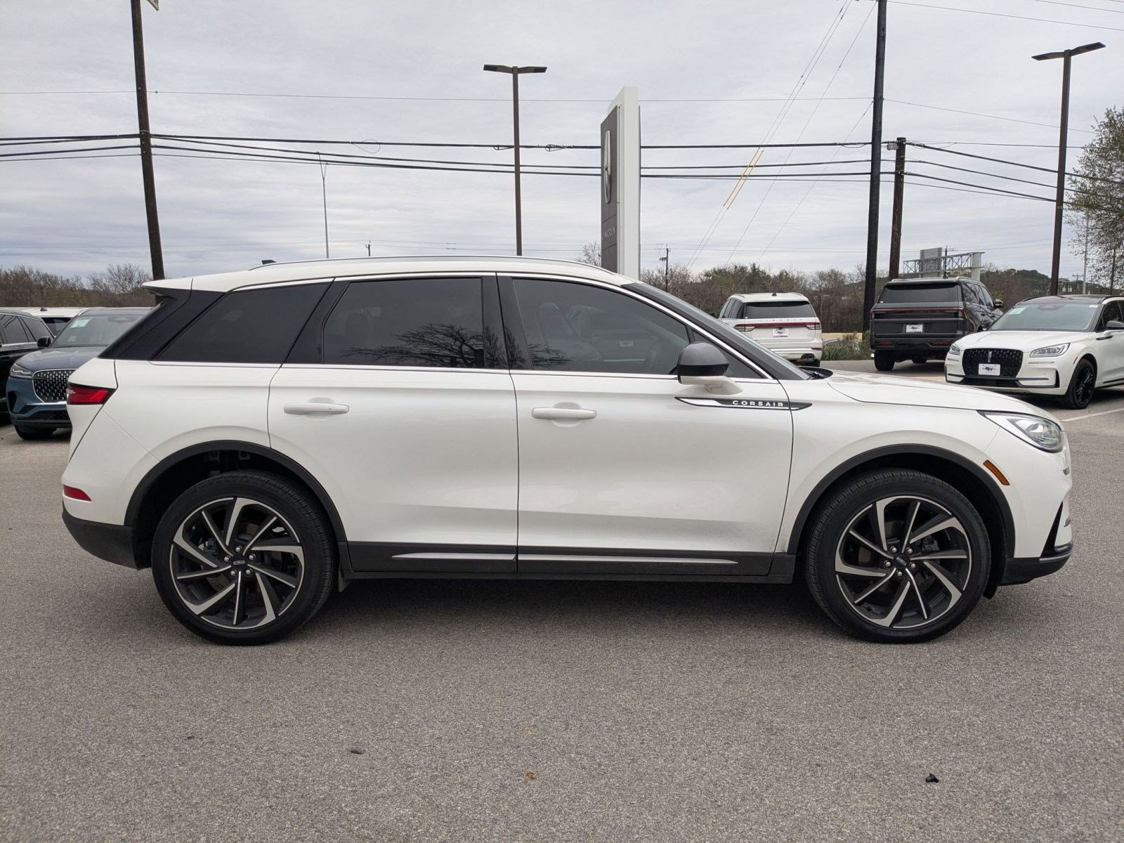 Used 2024 Lincoln Corsair Reserve image 2