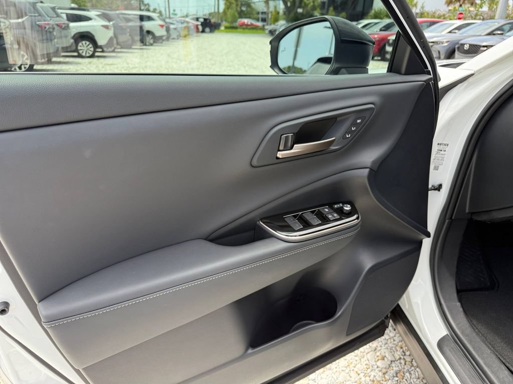 Used 2025 Toyota Crown Signia w/ Advanced Technology Package AWD/4WD image 12