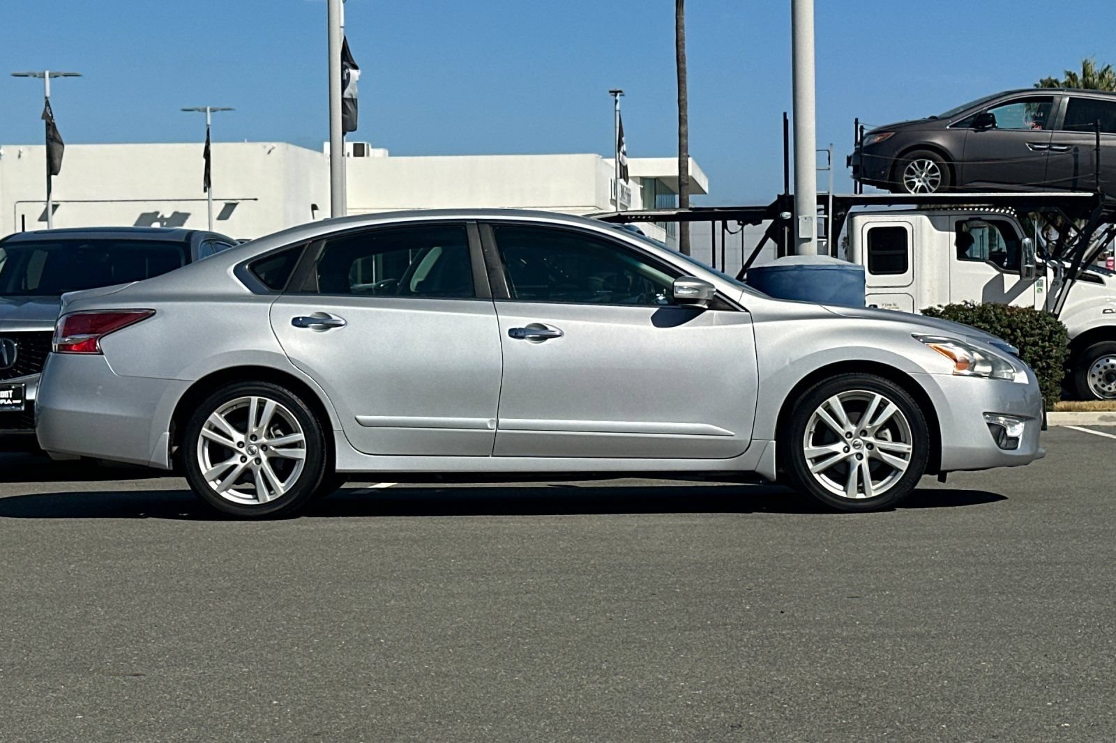 Used 2015 Nissan Altima 3.5 SL FWD image 3