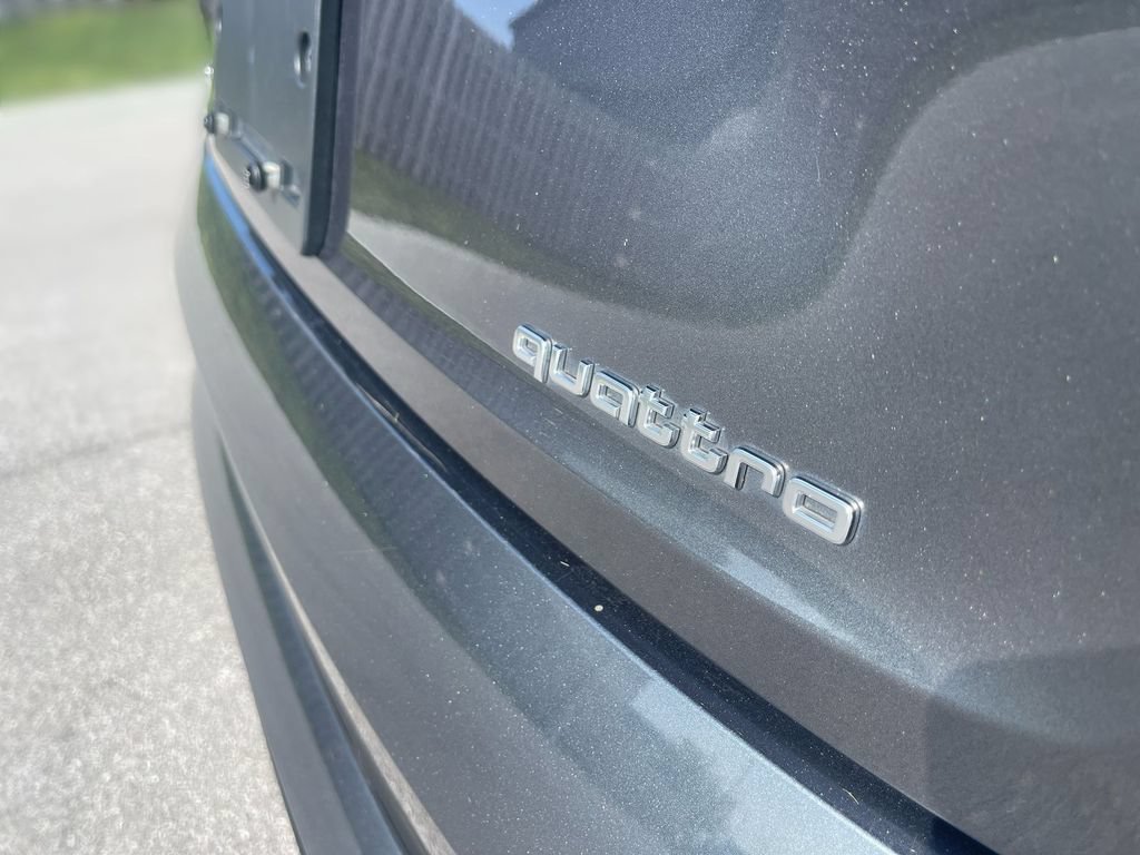 Used 2022 Audi e-tron Premium AWD/4WD image 13