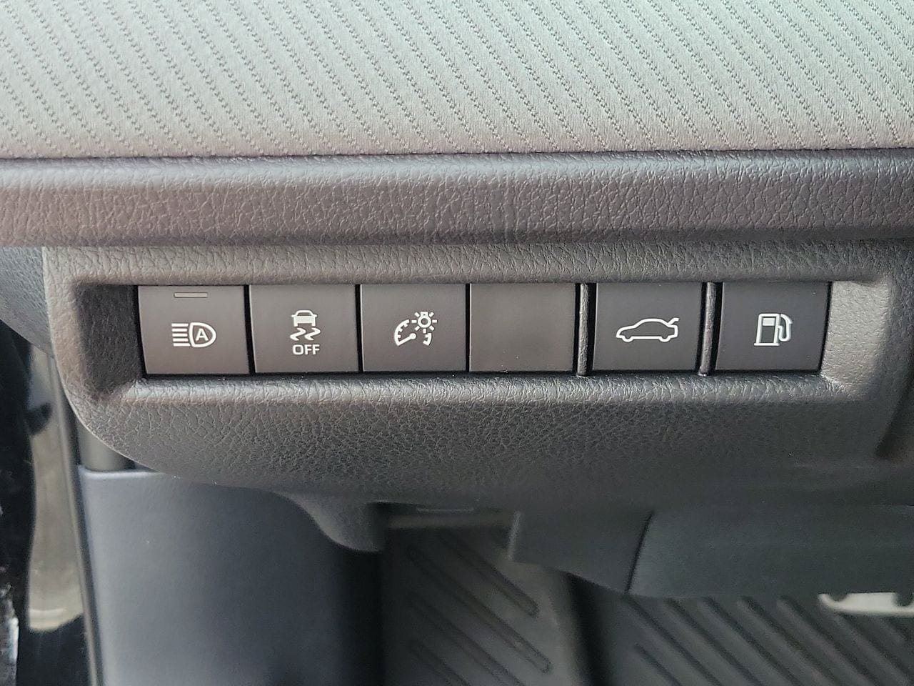 Used 2026 Toyota Camry SE FWD image 31