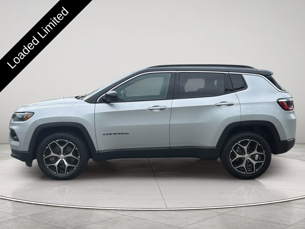 Used 2024 Jeep Compass Limited AWD/4WD image 2