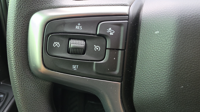 Used 2022 Chevrolet Silverado 1500 Custom w/ Safety Confidence Package AWD/4WD image 13