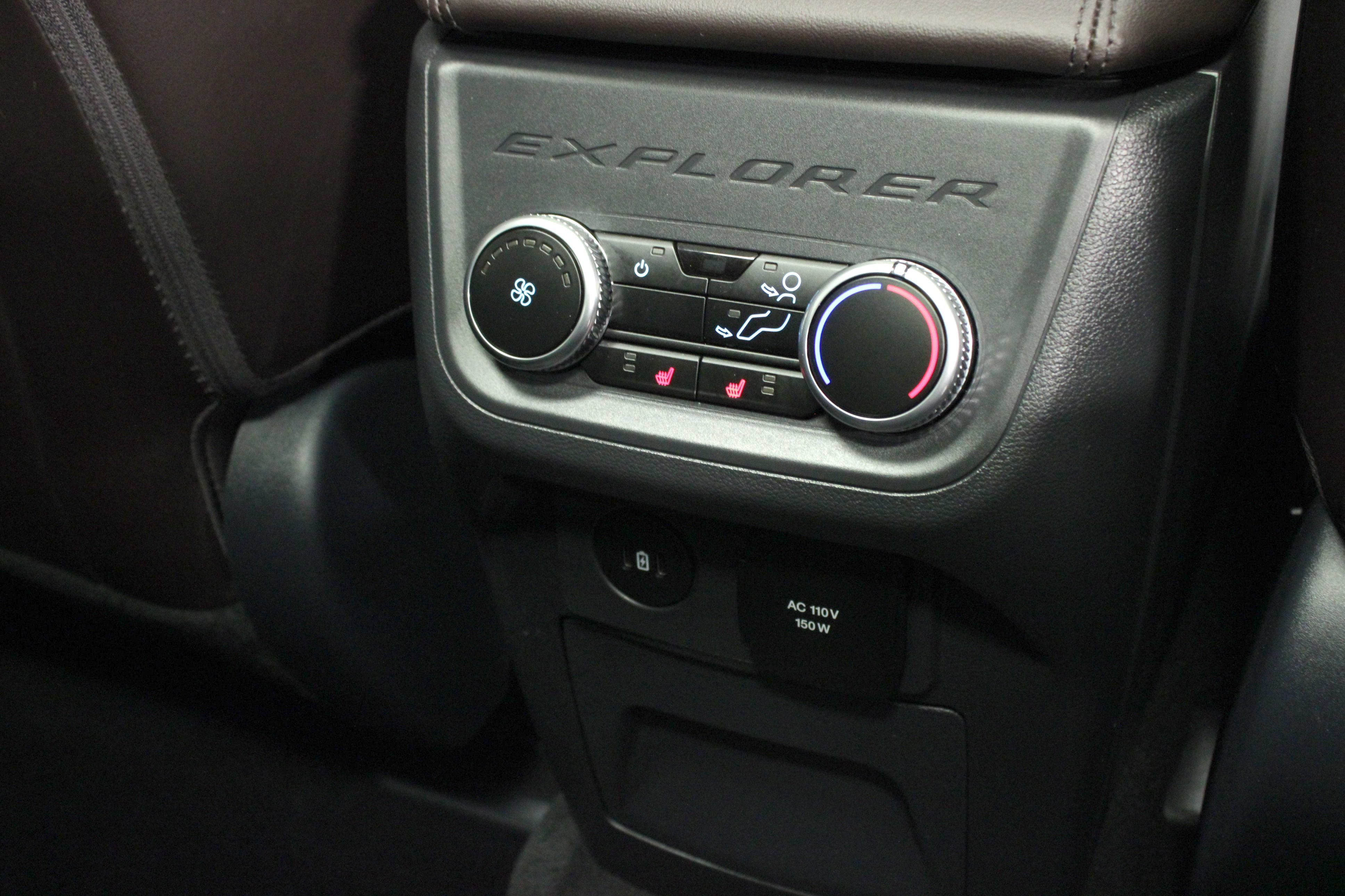 Used 2025 Ford Explorer Platinum w/ Ultimate Package AWD/4WD image 21