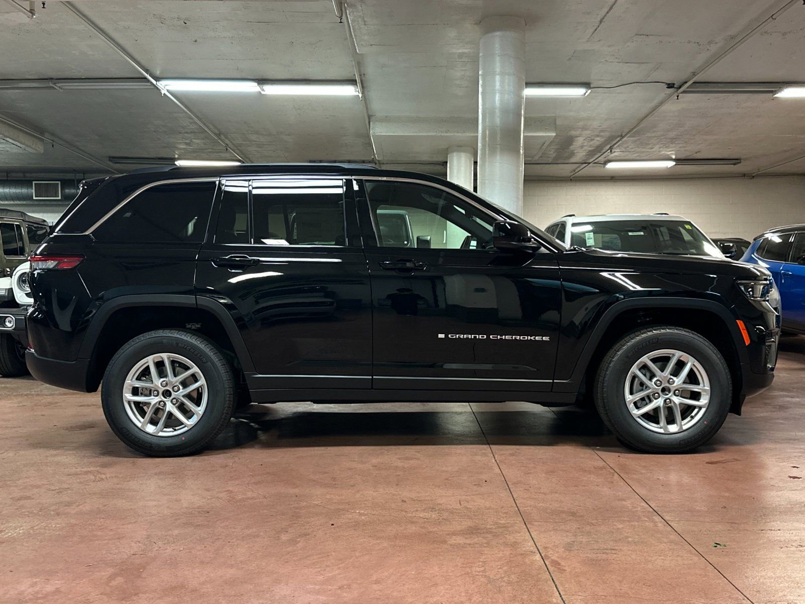 New 2026 Jeep Grand Cherokee Laredo image 6